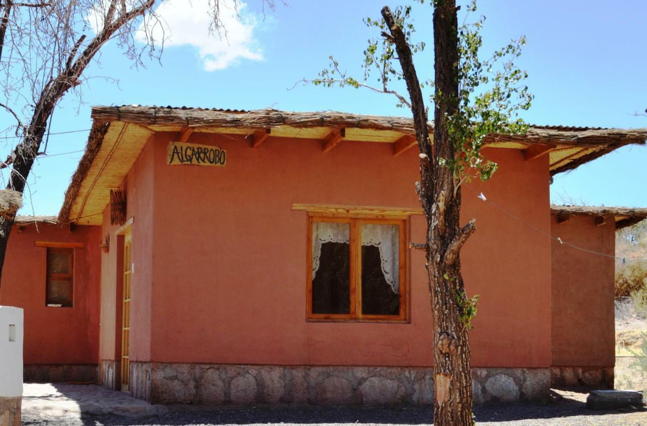 Rancho Quitapenas Bungalows San Pedro de Atacama Quarto foto